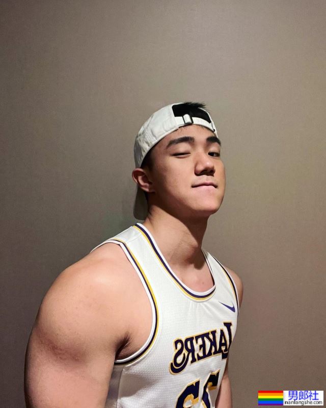 需要你好好喂饱他！ 浓眉肌肉底迪：Henry - 51虹马