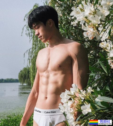 美少年的身材太香了！@Yu Duanqian - 51虹马