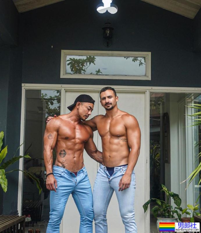 參演同志短片「肌烈碰撞」! 肌肉巨獸:Russ - 51虹马 參演同志短片「肌烈碰撞」! 肌肉巨獸:Russ - 51虹马