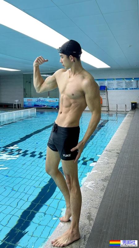 浙江183CM的男模，穿灰裤子真好看！ - 51虹马