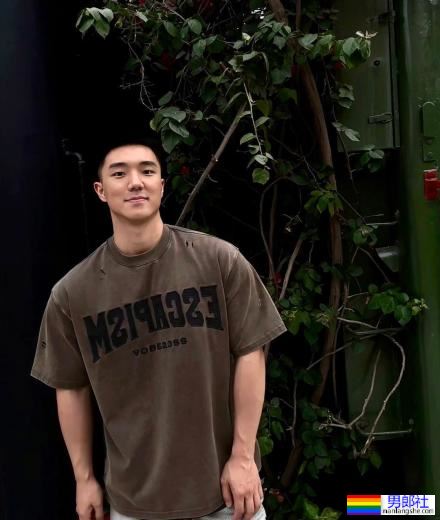 需要你好好喂饱他！ 浓眉肌肉底迪：Henry - 51虹马