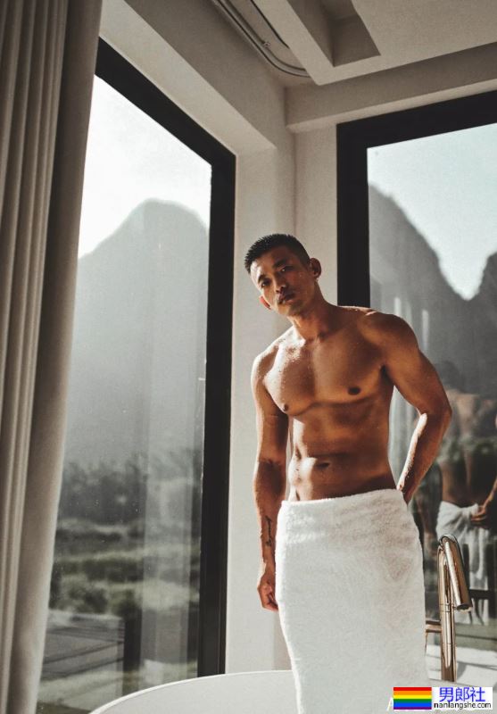 黑皮性张力天菜拍写真，我一个直男都醉了！-51虹马