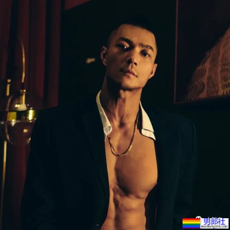 大肌8%体脂医生拍写真大片，网友直呼新老公超可！ - 51虹马