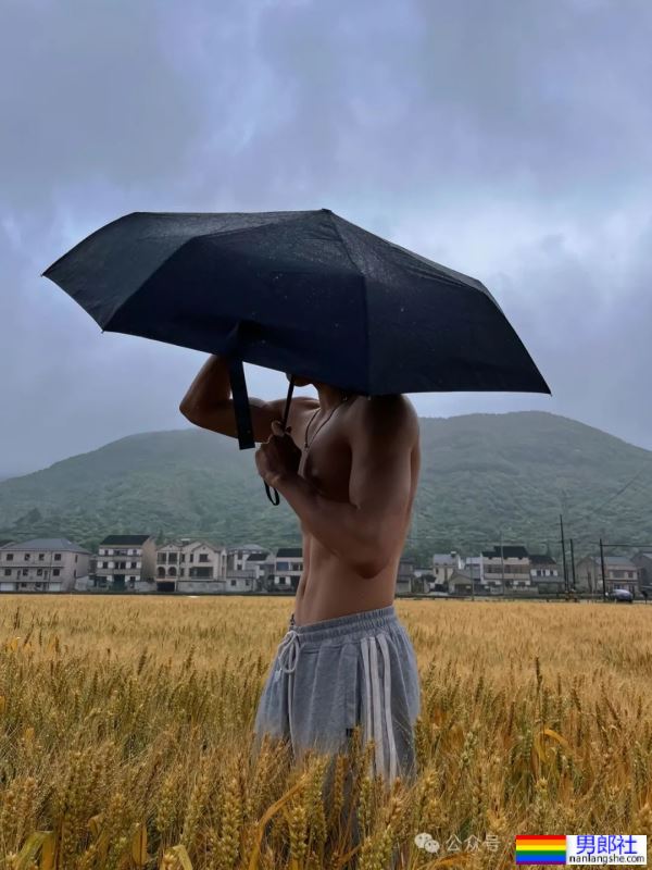 白到发光的188宽肩窄腰腹肌男神 - 51虹马