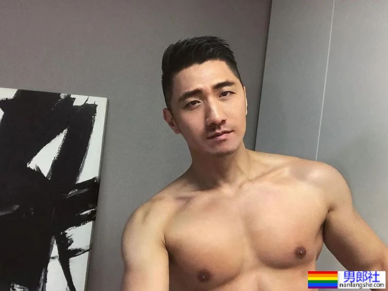 击败99%东亚男人的证件照天菜，如今变成这样了？！ - 51虹马