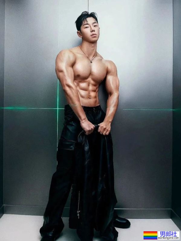 上班老板要求穿成这样！合适吗？ - 51虹马