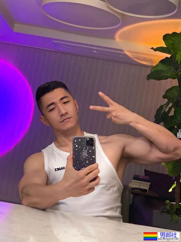 击败99%东亚男人的证件照天菜，如今变成这样了？！ - 51虹马