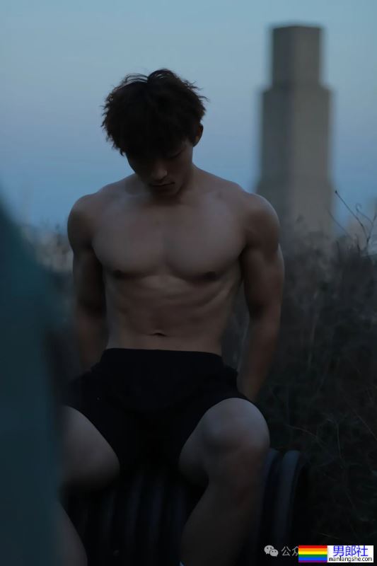 郑州大学体育学院的男大，住你下铺怎么样？ - 51虹马