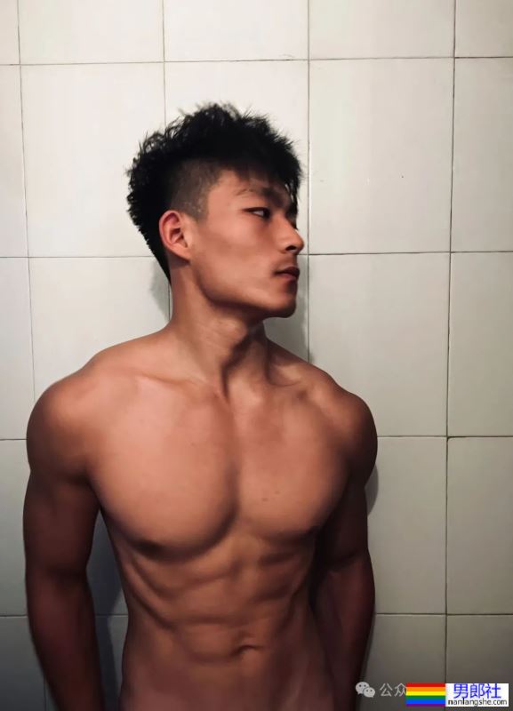 郑州大学体育学院的男大，住你下铺怎么样？ - 51虹马