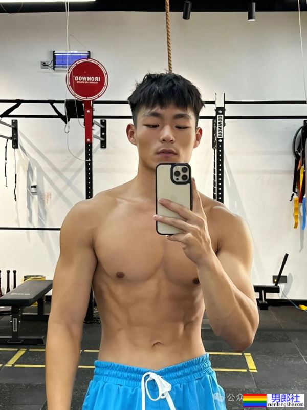 郑州大学体育学院的男大，住你下铺怎么样？ - 51虹马