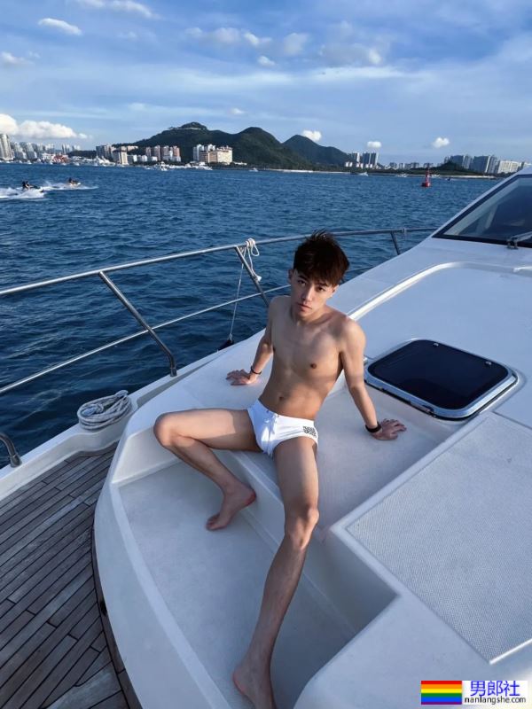 长腿小哥哥 - 51虹马