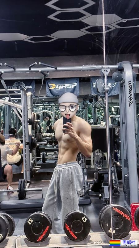 白到发光的188宽肩窄腰腹肌男神 - 51虹马