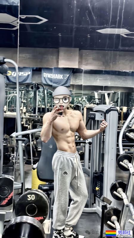 白到发光的188宽肩窄腰腹肌男神 - 51虹马