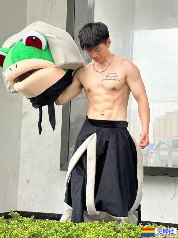 185的河南白皮肌肉教练，又帅又猛！ - 51虹马