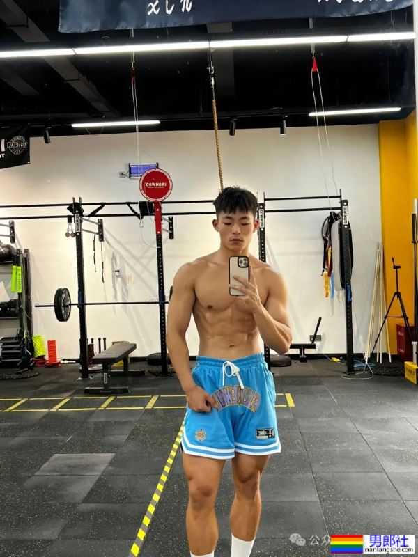 郑州大学体育学院的男大，住你下铺怎么样？ - 51虹马