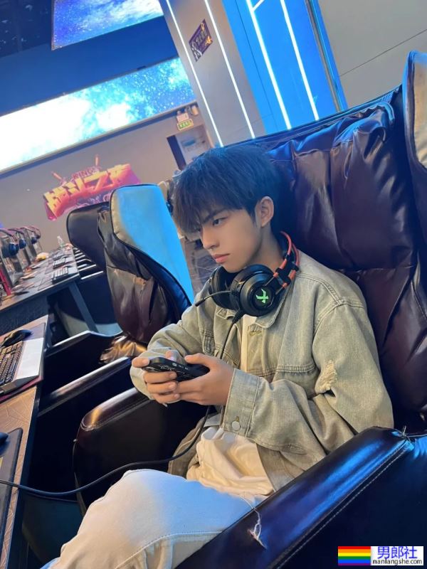 男孩与猫猫 - 51虹马