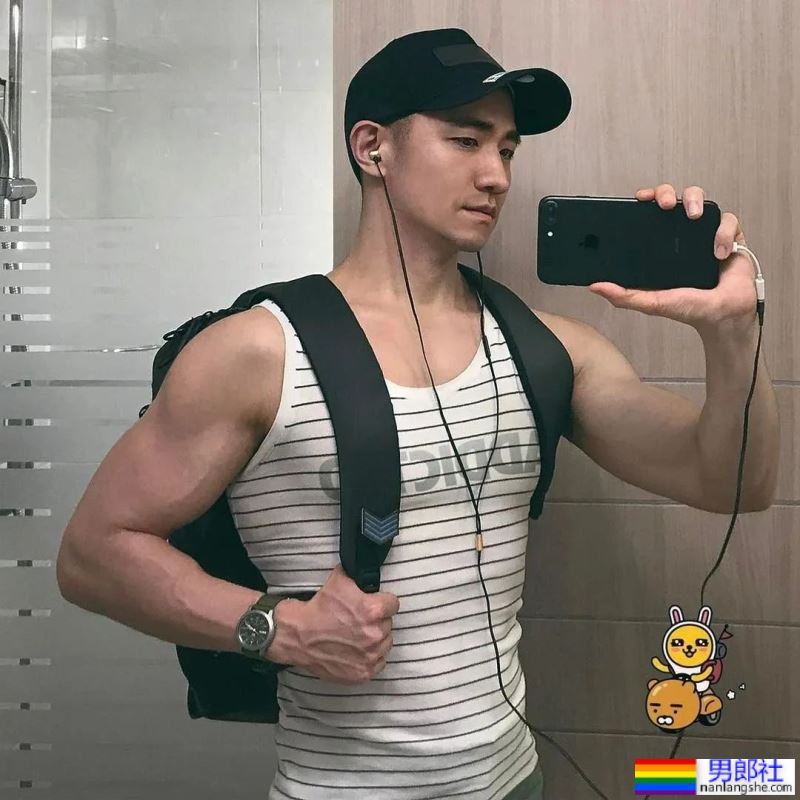 击败99%东亚男人的证件照天菜，如今变成这样了？！ - 51虹马