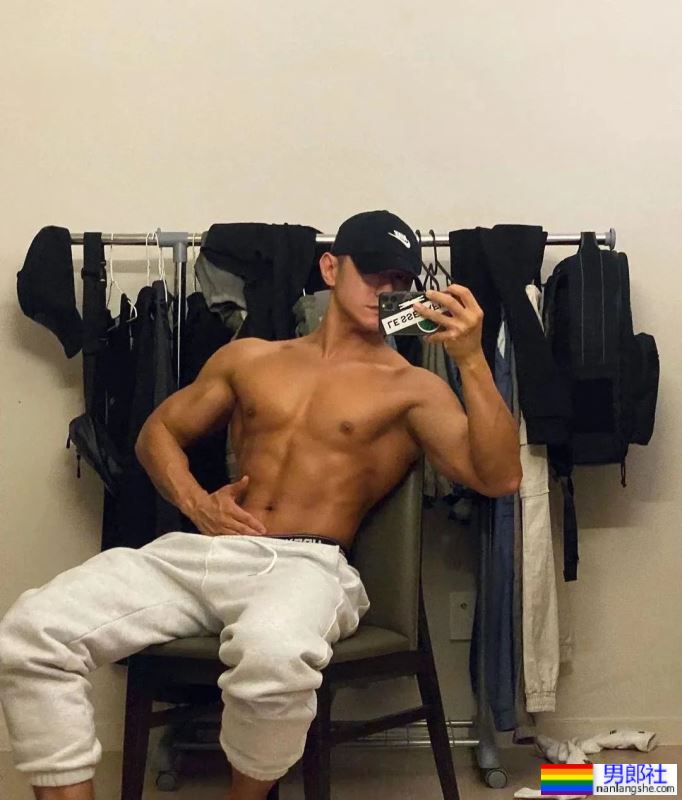 击败99%东亚男人的证件照天菜，如今变成这样了？！ - 51虹马