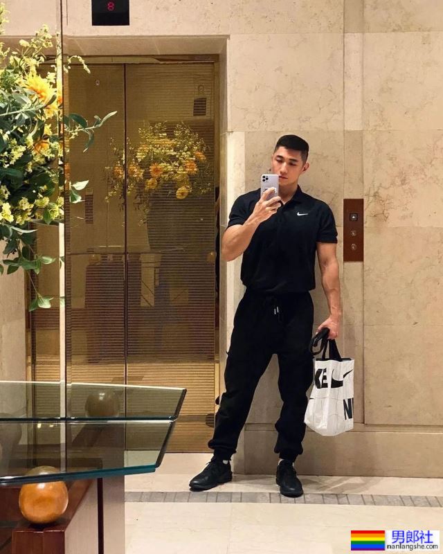 击败99%东亚男人的证件照天菜，如今变成这样了？！ - 51虹马