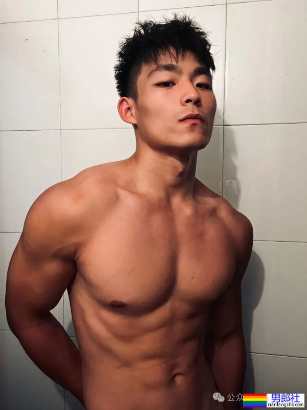 郑州大学体育学院的男大，住你下铺怎么样？ - 51虹马