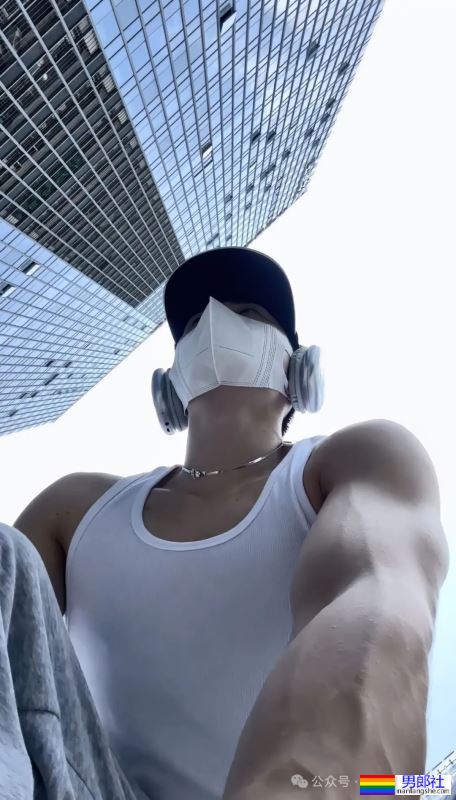 白到发光的188宽肩窄腰腹肌男神 - 51虹马