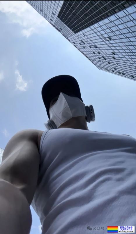 白到发光的188宽肩窄腰腹肌男神 - 51虹马