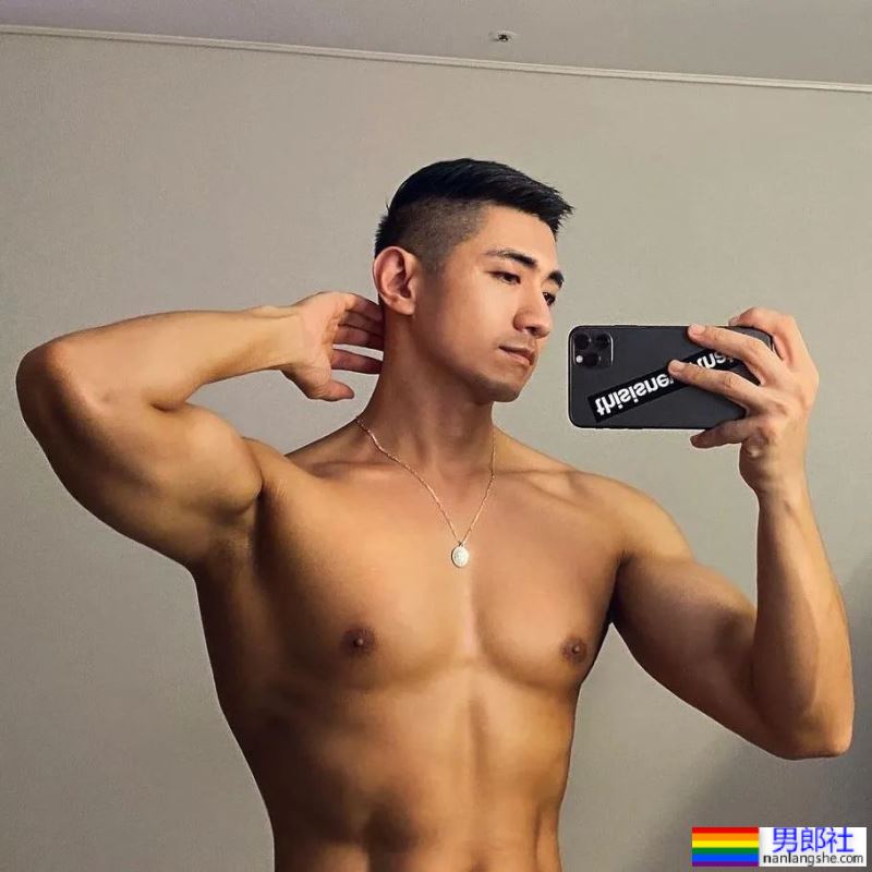 击败99%东亚男人的证件照天菜，如今变成这样了？！ - 51虹马