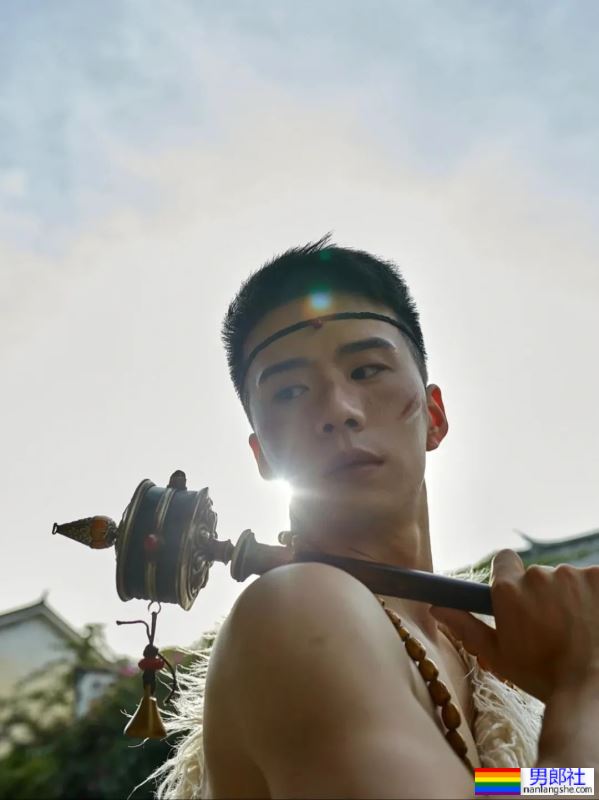 一个藏族男孩 - 51虹马