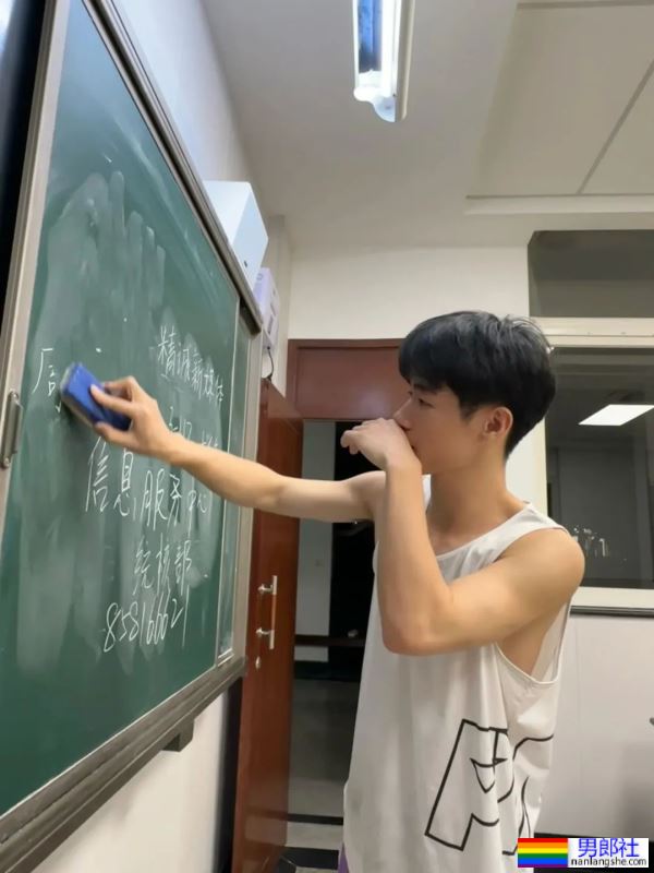 腹肌小哥哥 - 51虹马