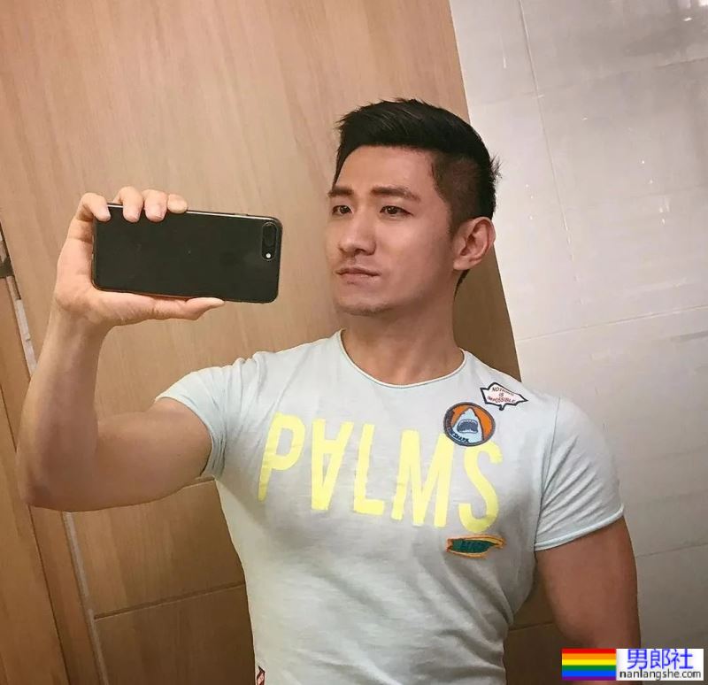 击败99%东亚男人的证件照天菜，如今变成这样了？！ - 51虹马