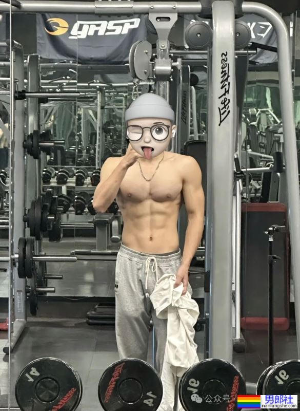 白到发光的188宽肩窄腰腹肌男神 - 51虹马