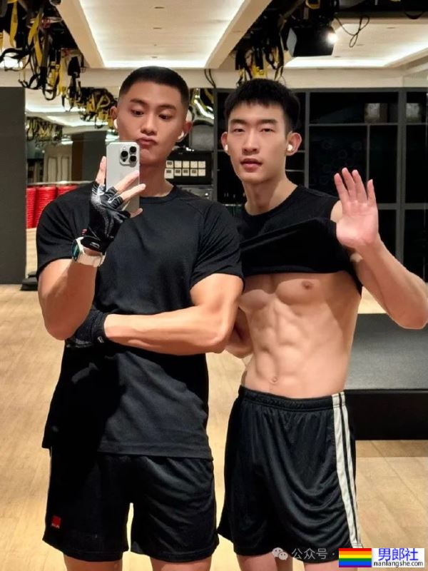 川渝冷白皮薄肌小哥哥,这身材把持不住了! - 51虹马 川渝冷白皮薄肌小哥哥,这身材把持不住了! - 51虹马