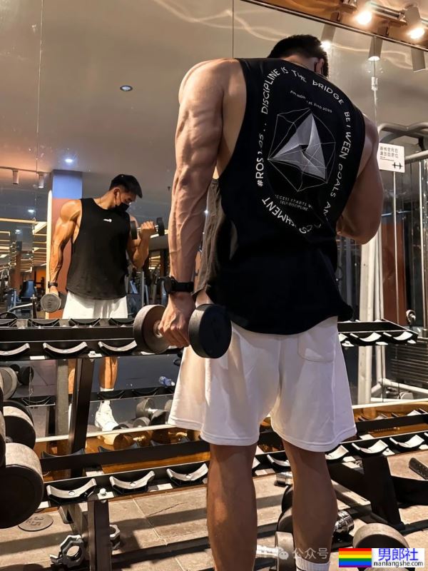 45码大脚黑皮体育生——我愿称之为天菜Top1！！！ - 51虹马