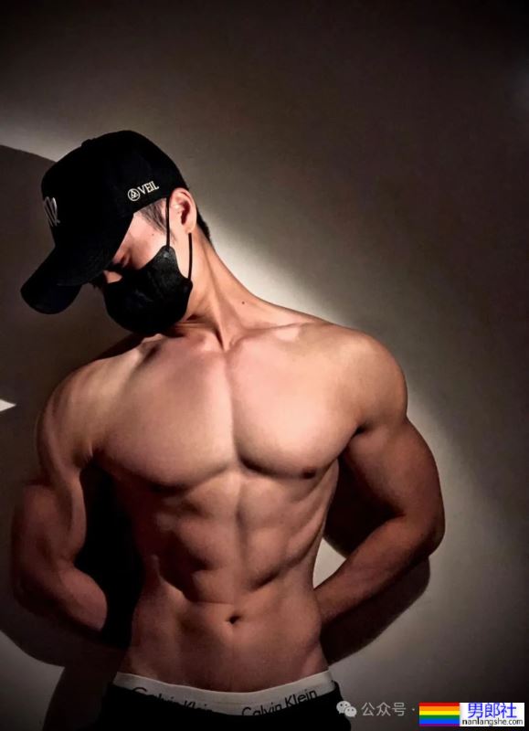 宽肩窄腰双开门身材男人，广东必吃榜top1，绝不可错过！ - 51虹马