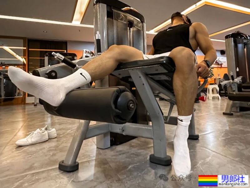 45码大脚黑皮体育生——我愿称之为天菜Top1！！！ - 51虹马