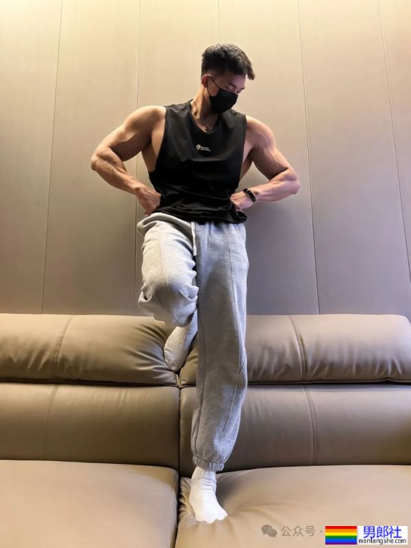 45码大脚黑皮体育生——我愿称之为天菜Top1！！！ - 51虹马