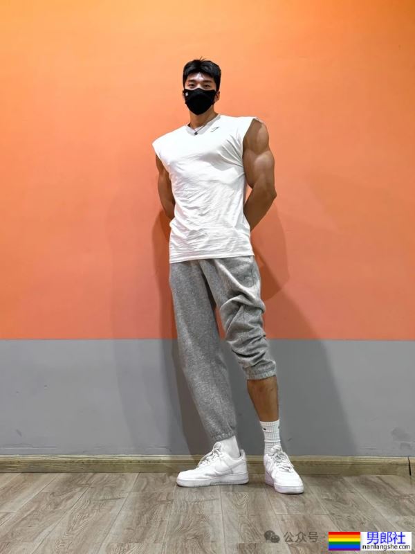 45码大脚黑皮体育生——我愿称之为天菜Top1！！！ - 51虹马