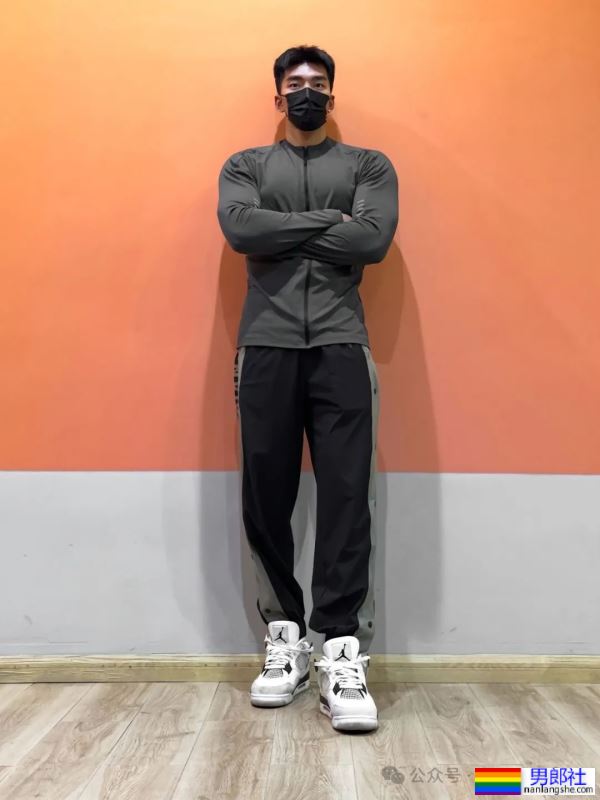 45码大脚黑皮体育生——我愿称之为天菜Top1！！！ - 51虹马