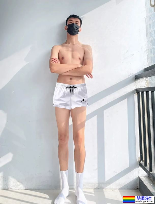 白白的长腿男 - 51虹马