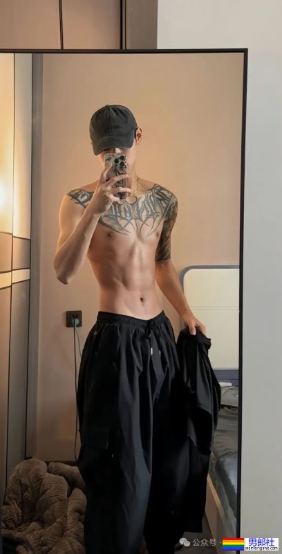 178的纹身薄肌痞帅男神,馋他身子! - 51虹马 178的纹身薄肌痞帅男神,馋他身子! - 51虹马