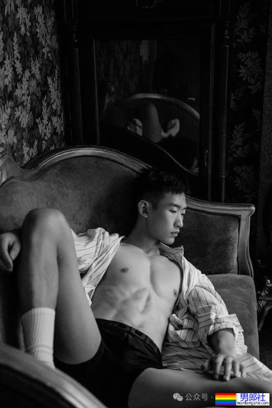 川渝冷白皮薄肌小哥哥,这身材把持不住了! - 51虹马 川渝冷白皮薄肌小哥哥,这身材把持不住了! - 51虹马