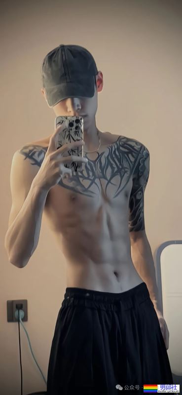 178的纹身薄肌痞帅男神,馋他身子! - 51虹马 178的纹身薄肌痞帅男神,馋他身子! - 51虹马