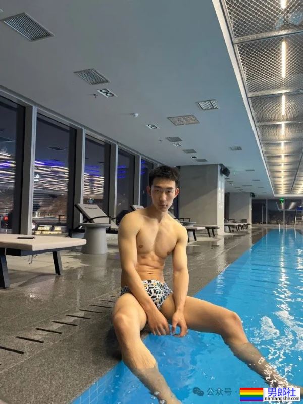 川渝冷白皮薄肌小哥哥,这身材把持不住了! - 51虹马 川渝冷白皮薄肌小哥哥,这身材把持不住了! - 51虹马