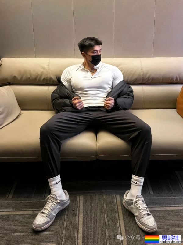 45码大脚黑皮体育生——我愿称之为天菜Top1！！！ - 51虹马