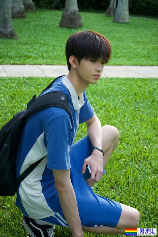 钻石男高，又白又修长 - 51虹马