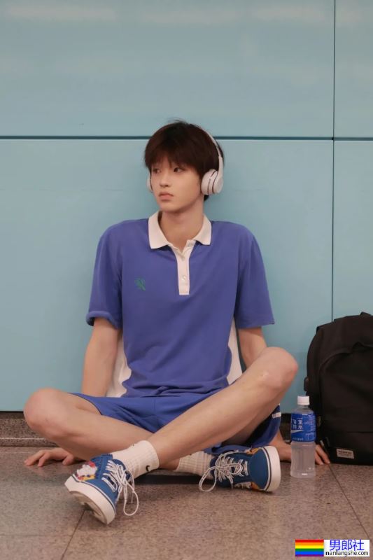 钻石男高，又白又修长 - 51虹马