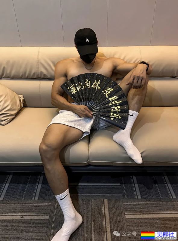 45码大脚黑皮体育生——我愿称之为天菜Top1！！！ - 51虹马