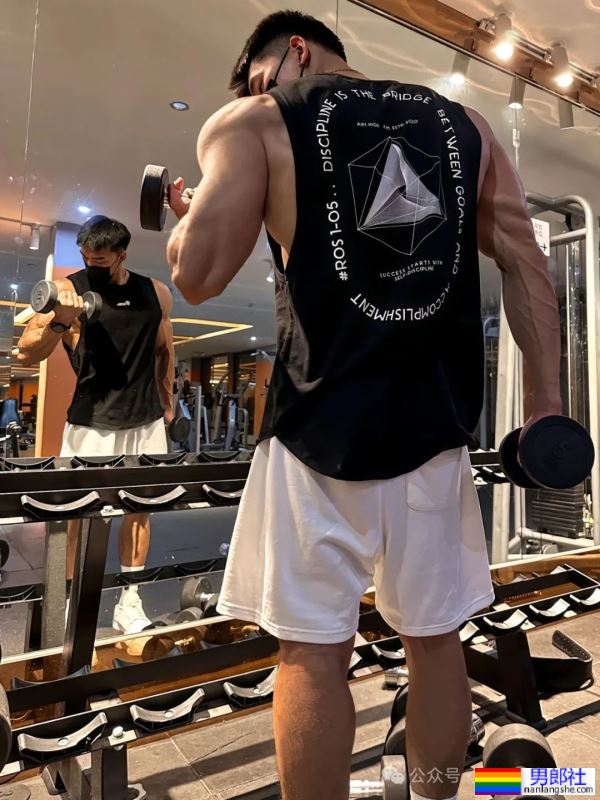 45码大脚黑皮体育生——我愿称之为天菜Top1！！！ - 51虹马