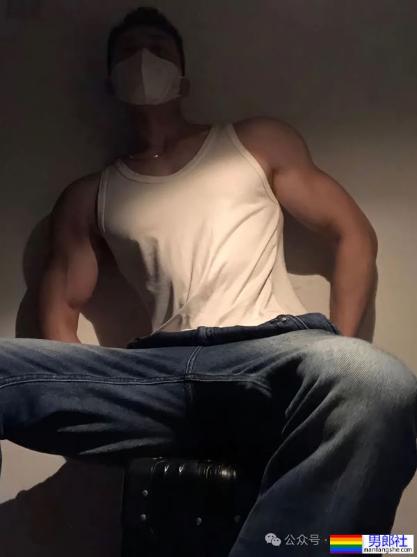 宽肩窄腰双开门身材男人，广东必吃榜top1，绝不可错过！ - 51虹马