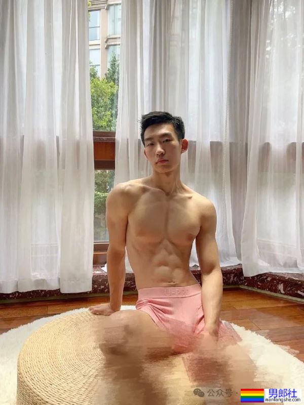 川渝冷白皮薄肌小哥哥,这身材把持不住了! - 51虹马 川渝冷白皮薄肌小哥哥,这身材把持不住了! - 51虹马